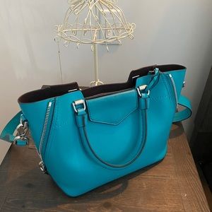 Authentic Michael Kors crossbody